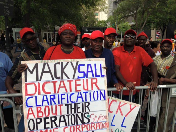 Macky Sall hué et vilipendé à New York par des opposants (photos)
