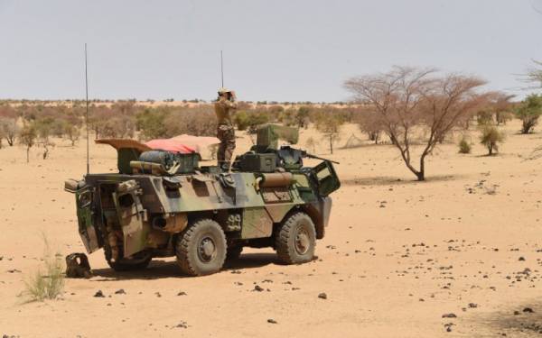 Assaut imminent en Gambie : Des colonnes de troupes militaires sénégalaises se massent à la frontière gambienne