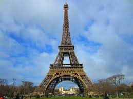 Attentat déjoué en France : le couple aurait visé la “Tour Eiffel”(YAHOO)