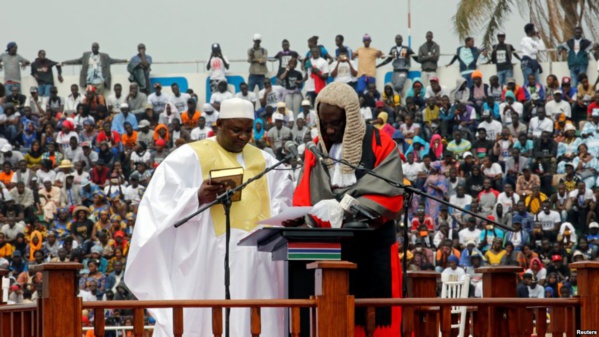 Gambie: Adama Barrow libère tous les détenus sans jugement