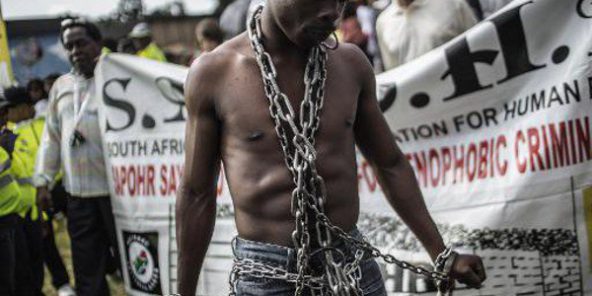 Afrique du Sud: série de violences contre les immigrés, le ministre de l’Intérieur appelle au calme