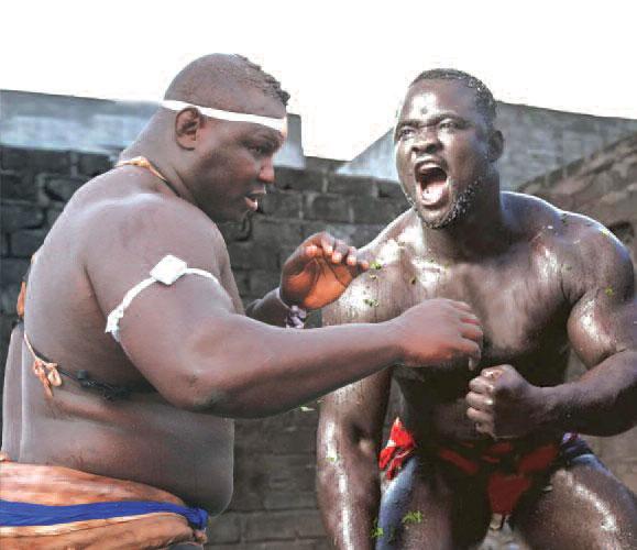 Lutte – Eumeu Sène/ Bombardier: L’ancien lutteur, Nguèye Loum, livre les clés du combat