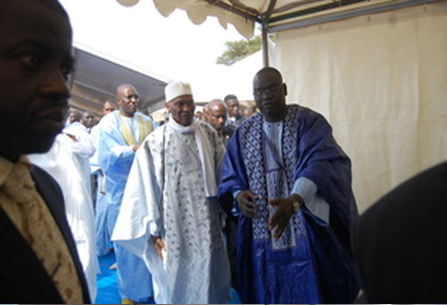 Abdoulaye Wade fait sa prière du vendredi à la Grande mosquée de Dakar