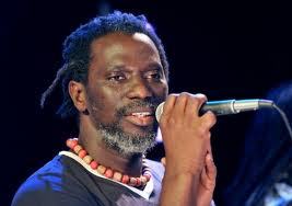 Tiken Jah Fakoly, chanteur ivoirien: Mon grand regret, c’est d’avoir chanté le caméléon sans avoir pu rencontrer Robert Guéï