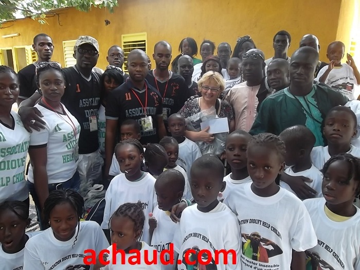 L'association El Hadj Diouf Help Children dirigé par Baba Aidara s'est rendu dans le département de Mbour
