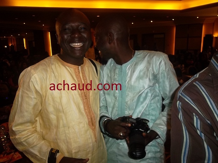 Ablaye Sylla le photographe de Thiof Magazine et le paparazi Chon qui veut rentrer dans le cercle de la politique avec le mouvement de soutient Fékké Ma Ci Mbolé de son ami Youssou Ndour
