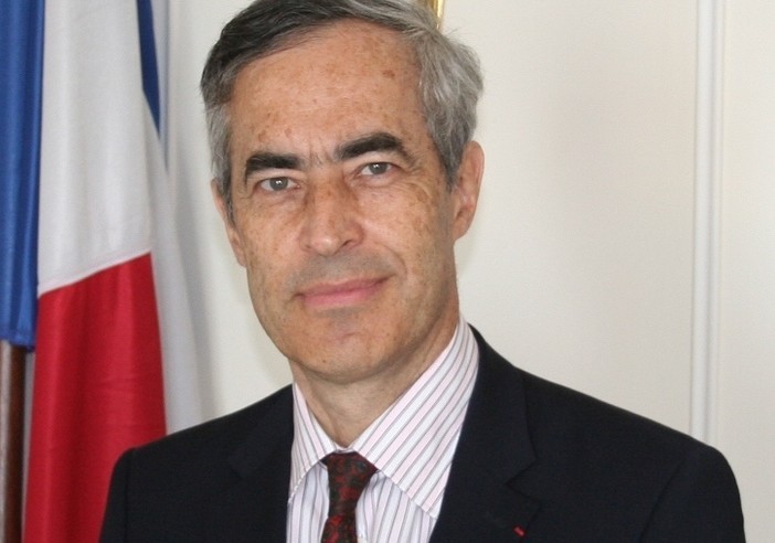L’ambassadeur de France  chez Idy