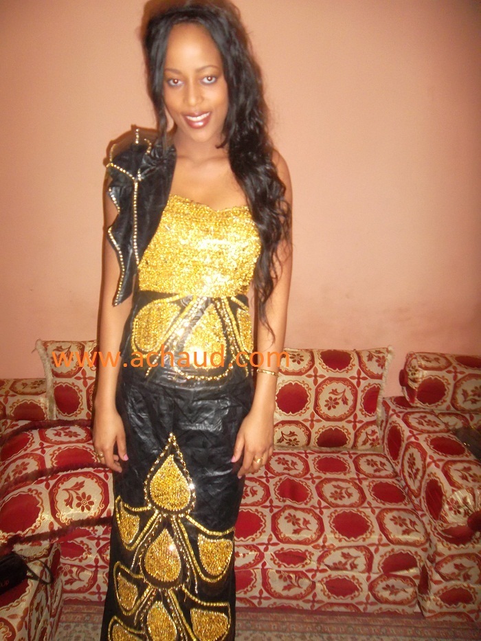 Vanessa Raphaela Edorh ,Miss Diaspora 2012 sous les couleurs de Djily Création en mode traditionnelle.