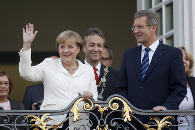 Démission du président allemand: Christian Wulff a annoncé sa décision vendredi, en présence d'Angela Merkel.