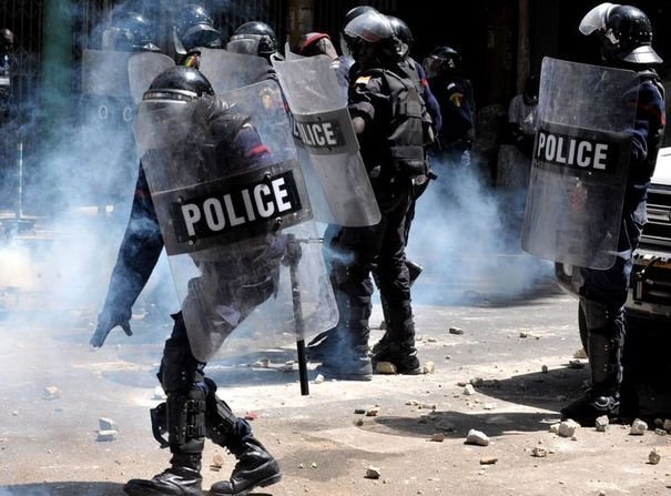 Sénégal: nouvelles violences à Dakar à une semaine de la présidentielle