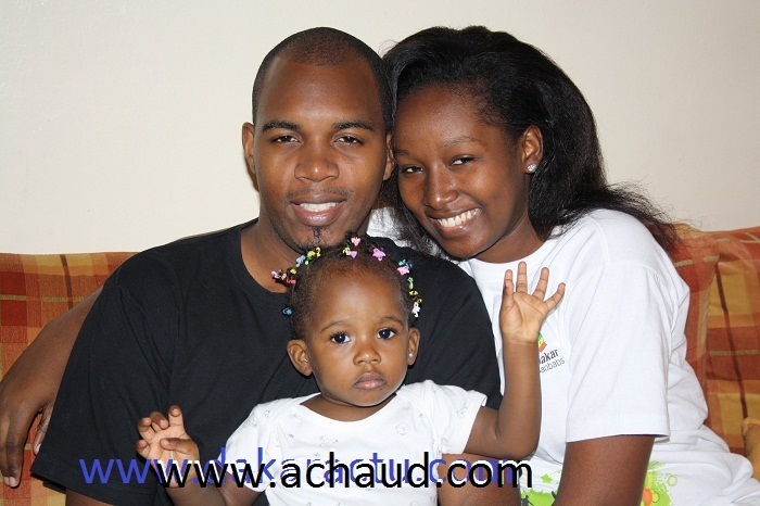 Alexi Tanganika d'Africa 7 ,entouré de sa femme Sandy et de sa fille  Terry