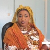Voici l'épouse de Maitre Babou,Deguene Chimer animatrice de l'émission Wareef à TFM en mode drianké.