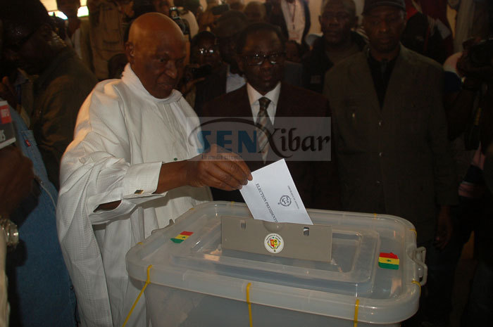 INSOLITE: Abdoulaye Wade vote comme Diouma DIENG DIAKHATE