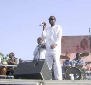 EN CONCERT AU PAKAO “Je ne fais pas du wakh wakhet, mais du wakh jëff” dixit Youssou Ndour