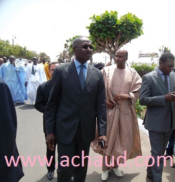 Le fils de l'ancien Président Diouf en compagnie de M. Diokhané le mari de sa sœur Yacine au Meridein pour assister à l'investiture du nouveau Président Macky Sall.