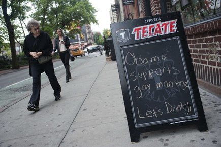 Les homosexuels de New York applaudissent Obama