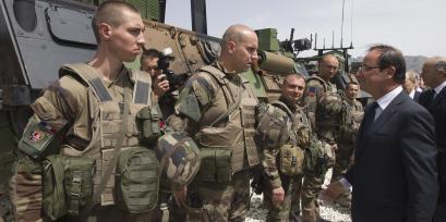 Visite surprise en Afghanistan: À Kaboul, François Hollande défend le retrait des troupes françaises