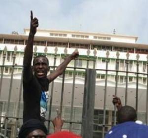 Pr BABACAR GUEYE: Les Sénégalais plus enclin à sanctionner un régime qu’à élire des députés