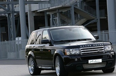 Marie Amar offre une 4X4 Range Rover à Salam Diallo