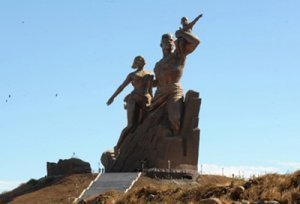 Abdoul Aziz Mbaye : "Nous n’allons pas casser le monument de la Renaissance"