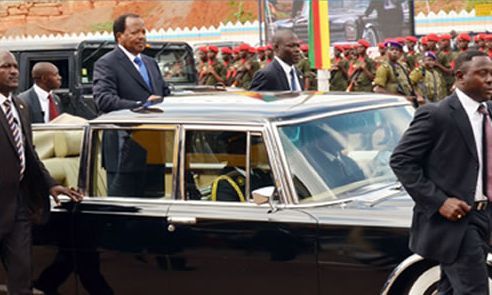 CAMEROUN : UN MILITAIRE TIRE SUR LE CORTÈGE PRÉSIDENTIEL