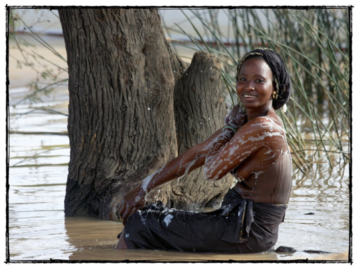 Senegal femme au bain : A bord du Bou El Mogdad 