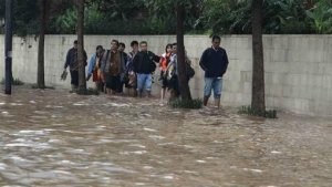 Inondations à Jakarta: 11 morts, 18.000 sans-abri