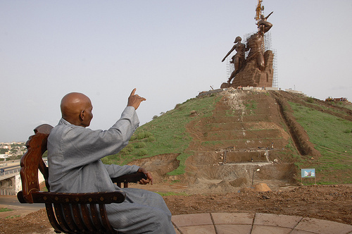 MONUMENT - Après Pierre Goudiaby Atépa : Mbackiou Faye et les coréens de mansudae en renaissance à l’Ige