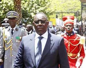 SENEGAL-GAMBIE-INDEPENDANCE: Arrivée du président Macky Sall à Banjul+++Envoyé spécial