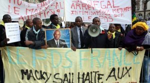 Paris : Les libéraux sénégalais marchent sur l’Assemblée nationale