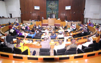 Assemblée nationale: La loi relative à l'état d'urgence et l'état de siège adoptée par la majorité des parlementaires.