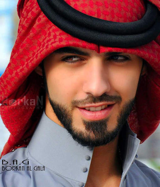 oici l'homme expulsé d'Arabie Saoudite car "trop sexy"