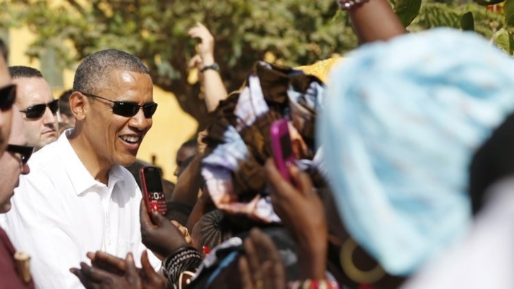 [Photo] Obama s’offre un bain de foule à Gorée