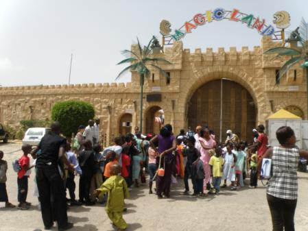 Affaire du Magic Land : Youssou Saleh en sursis doit payer 15 millions de FCFA à la famille du défunt et 2 millions à son école