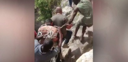 [Video] Mort du président en Haïti : la population traque et livre à la police deux suspects