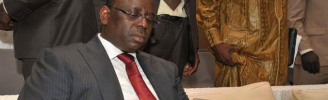 En colère après les déballages : le président Sall déchire le récépissé de « Macky 2012 »