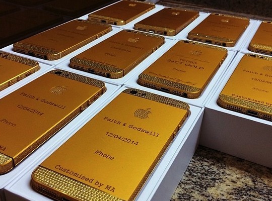 Mariage de la fille du Président Goodluck Jonathan : Tous les invités reçoivent des Iphone en or plaqué