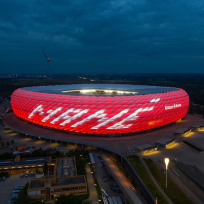 Le stade du Bayern illuminé aux couleurs de Mané !