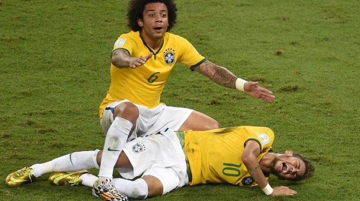 Le brésilien Neymar, victime d'une fracture de vertèbre, forfait pour la fin du Mondial