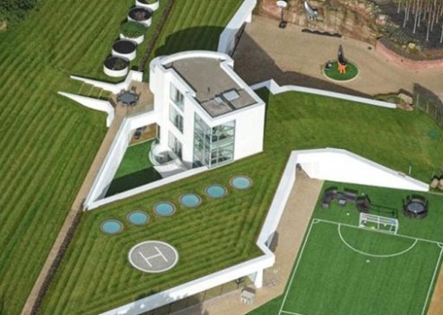 Première folie de Balotelli à Liverpool, une maison à 4 milliards FCFA!