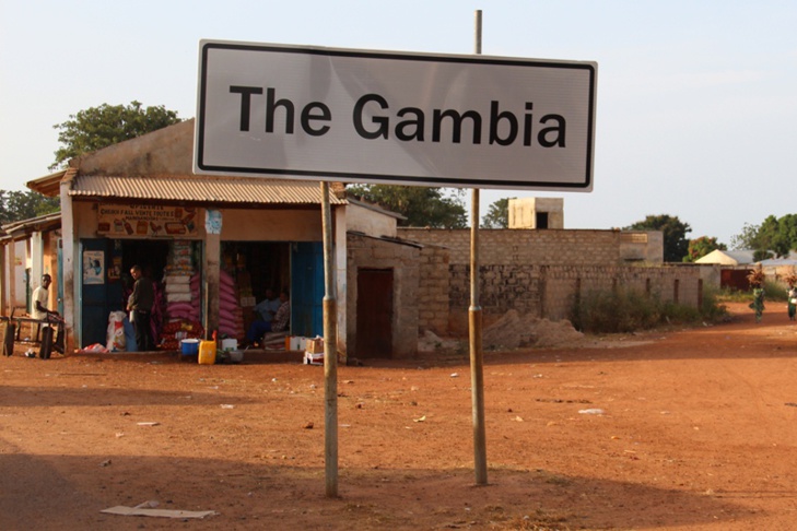 Ebola: la supervision étendue à la frontière gambienne (ministre)