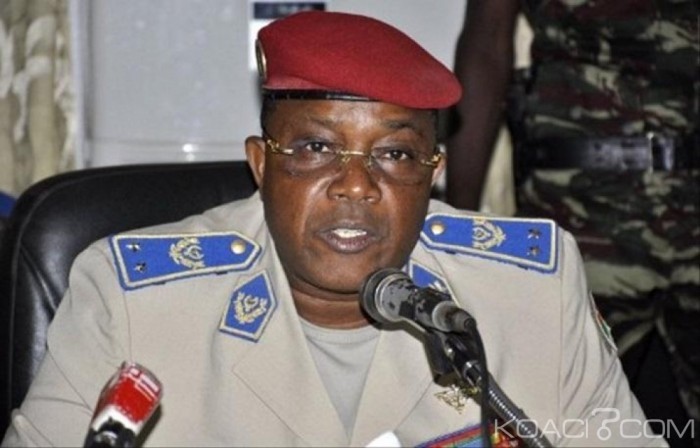 Burkina Faso: L'Etat Major pris d'assaut par les manifestants, le général Longue arrêté