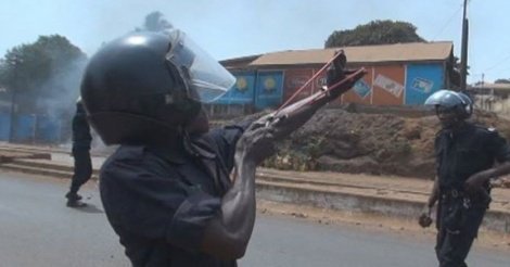 Guinée: quand l’armée guinéenne « s’équipe » en lance pierres