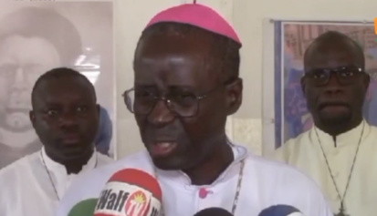 L’ Archevêque de Dakar, Monseigneur Benjamin Ndiaye contre le report de la présidentielle (video)