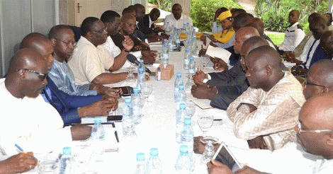 Vacances présidentielles: Macky Sall convoque les directeurs généraux d'agence à Popenguine