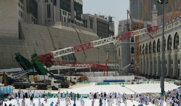 ACCIDENT: Le roi d'Arabie sanctionne le groupe BinLaden après la chute de la grue à La Mecque