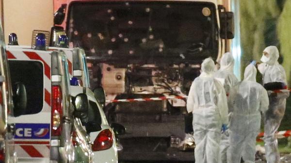 France: Au moins 84 morts à Nice, le chauffeur du camion identifié