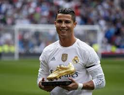 Football: Cristiano Ronaldo élu joueur UEFA de l'année devant Antoine Griezmann et Gareth Bale