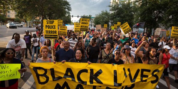 États-Unis : un policier inculpé pour homicide après avoir abattu un Noir