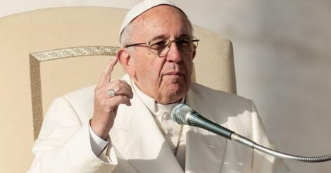 Le pape appelle à un "comportement responsable" pour lutter contre le sida